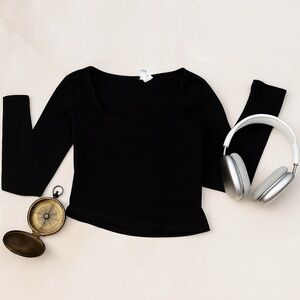 DIVIDED by H&M Black Long Sleeve Scoop Neck Top - Size Small